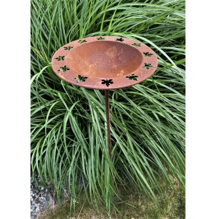 F�gelbad L�nn p� stav Lind decoration